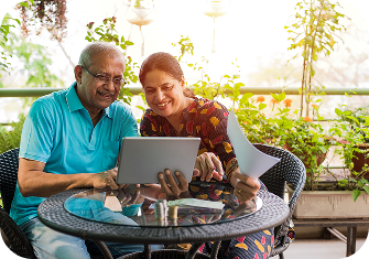 a couple looking at a senior life medicare plans